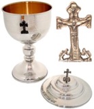 Ciborium: Elegant Gold Plated Ciborium